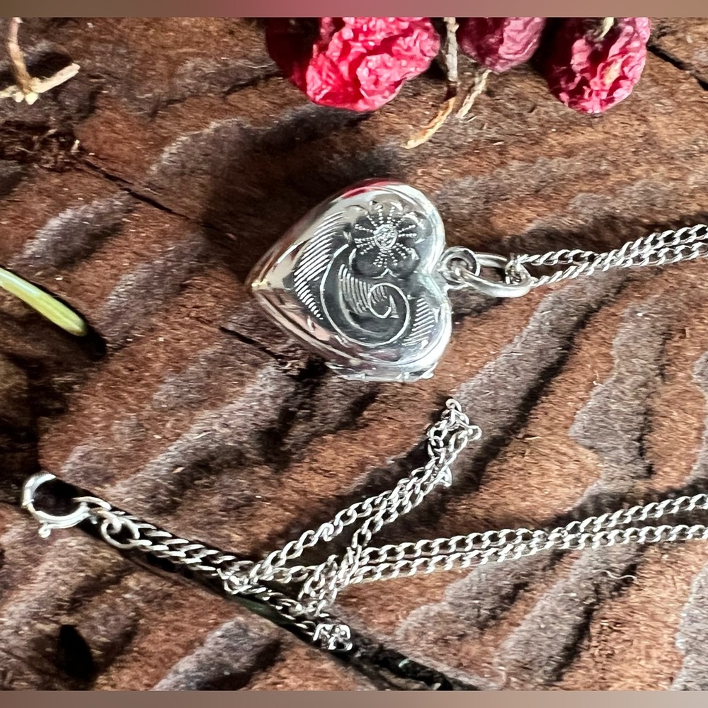 Dynasty 925 Floral Etched Heart Locket Necklace Pendant Chain Sterling 20.5”